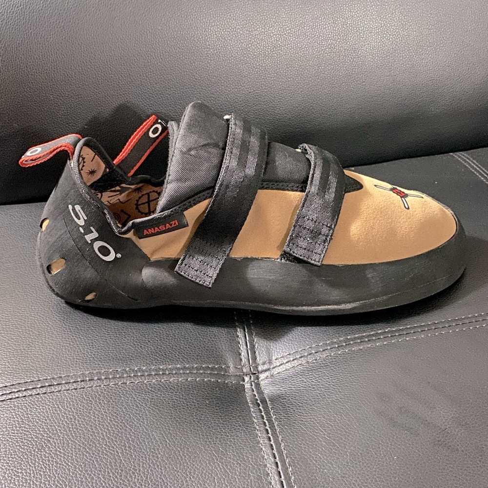 adidas “Anasazi VCS” Climbing Shoe